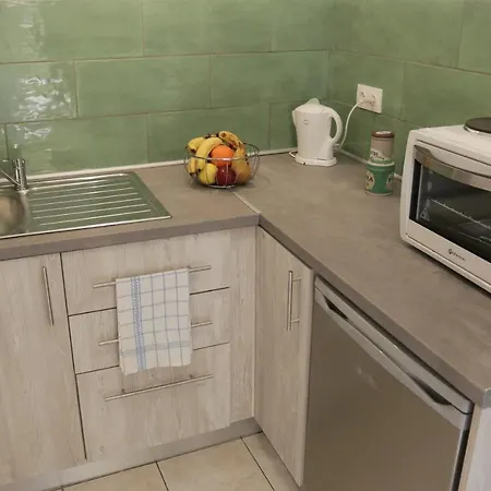 Gardelis Gardens Apartment *